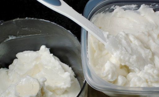 Robust garlic puree (Toom)