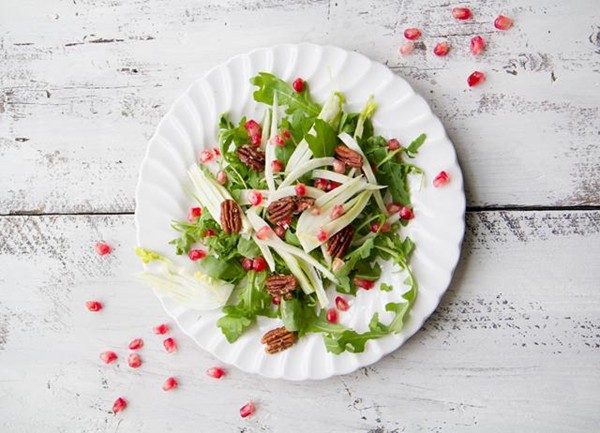 Rocket and pecan salad