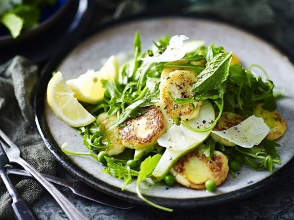 Rocket, pear & ricotta fritter salad