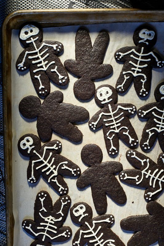 Roll-out chocolate cookies