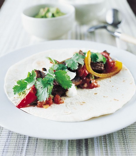 Roll-your-own chilli steak fajitas