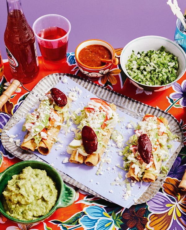 Rolled deep-fried tacos (Flautas)
