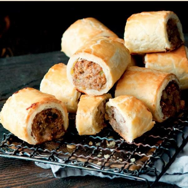 Rolls with pigeon and truffles