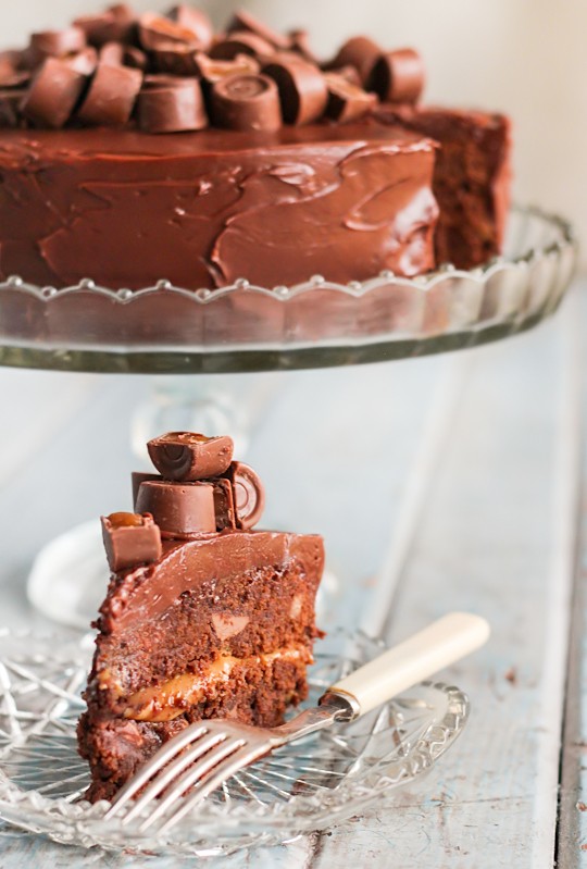 Rolo chocolate brownie cake