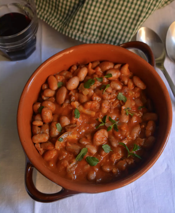 Roman-style beans with pork rind (Fagiole e cotiche)