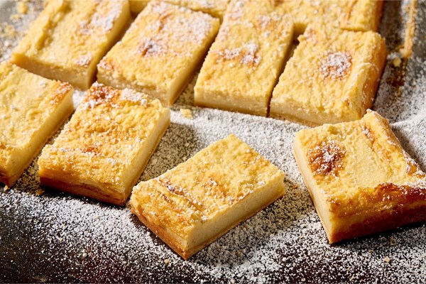 Romanian crème fraîiche cake (Lichiu)