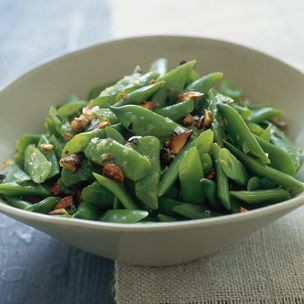 Romano beans with almonds