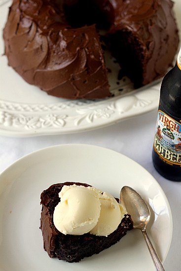 Root beer float cake (with root beer fudge frosting)