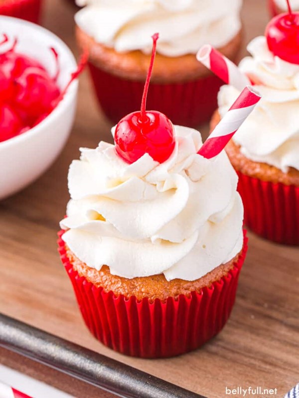 Root beer float cupcakes