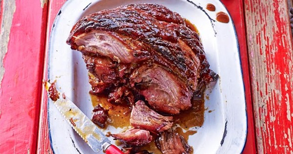 Root beer glazed ham 