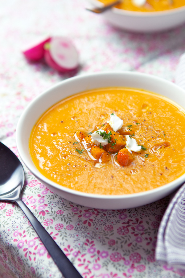 Root vegetable soup with truffle oil (Soupe aux légumes racines parfumée à l’huile de truffe blanche)