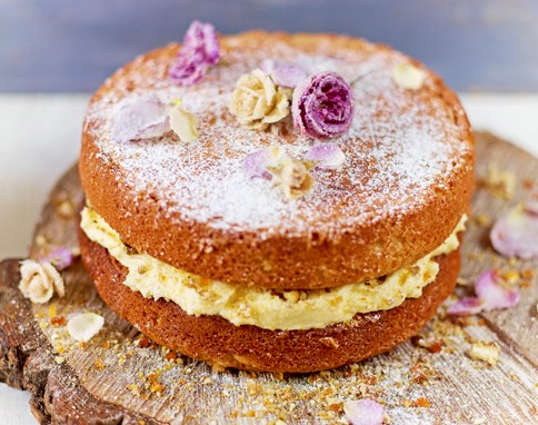 Rose & pistachio sandwich