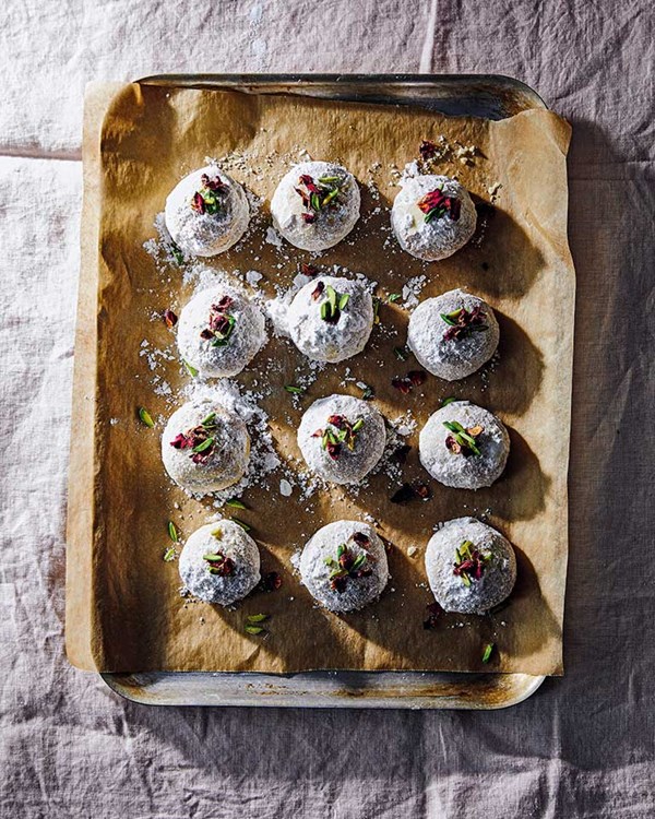Rose and almond biscuits 