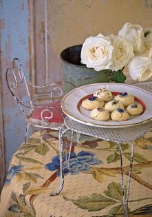 Rose biscuits