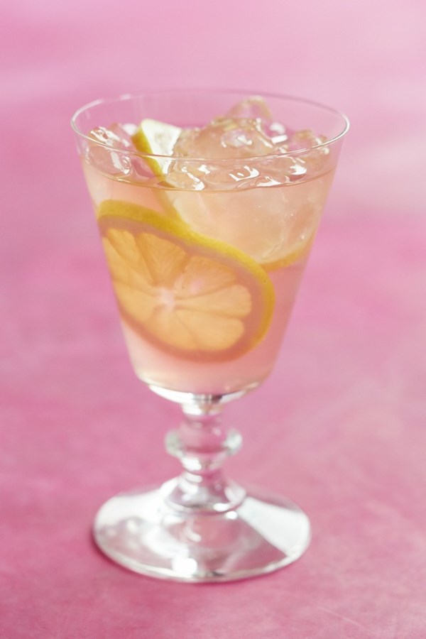 Rosé lemonade