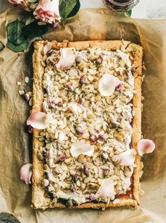 Rose mazurek with almonds (Różany mazurek z migdałami)