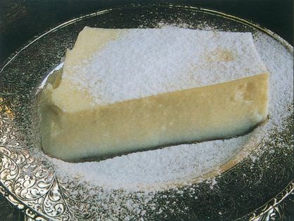 Rose milk pudding (Su muhallebisi)