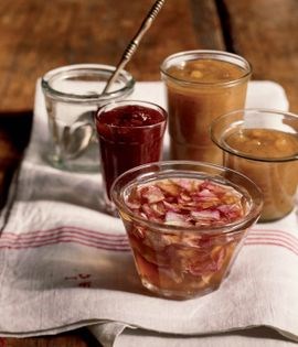 Rose petal and apple jelly (Gelée de pommes et pétales de rose)