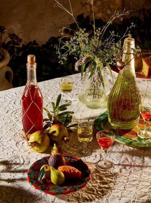 Rose-petal and cardamom liqueur (Rosolio alla rosa)