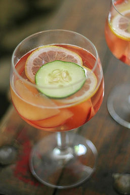 Rosé sangria with white peaches and cucumber