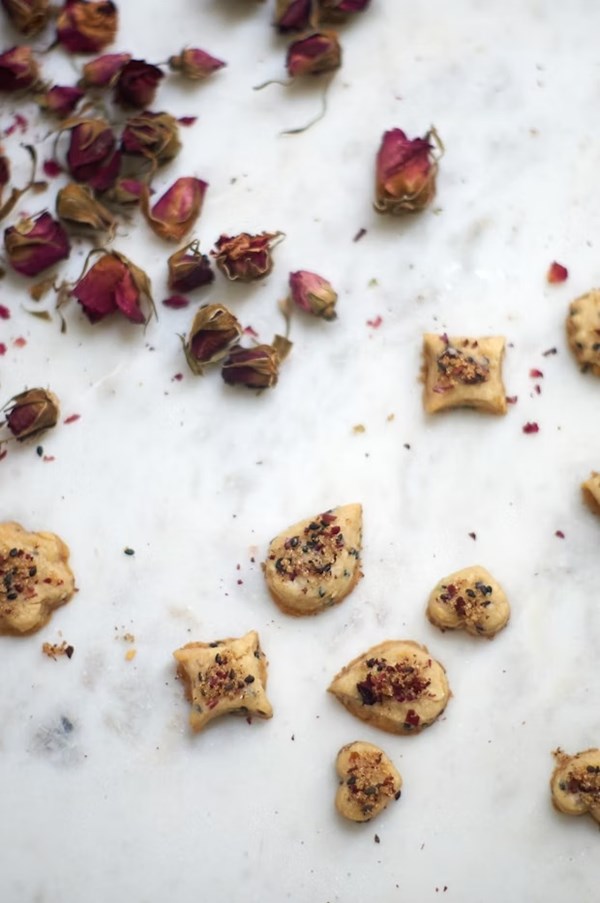 Rose shortbread cookies
