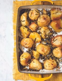 Rosemary & thyme roast potatoes