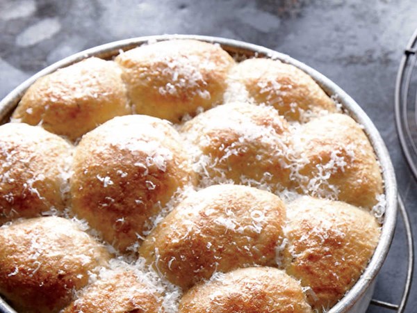 Rosemary-Asiago whole-wheat pull-apart rolls