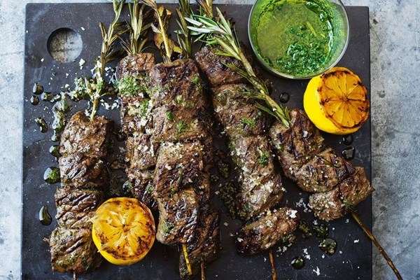 Rosemary beef skewers with horseradish and lemon