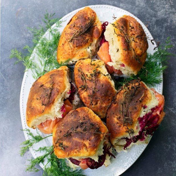 Rosemary kefir rolls with beetroot, dill and smoked salmon