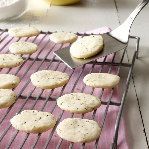 Rosemary-lemon slice & bake cookies
