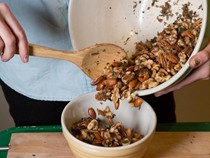 Rosemary nuts
