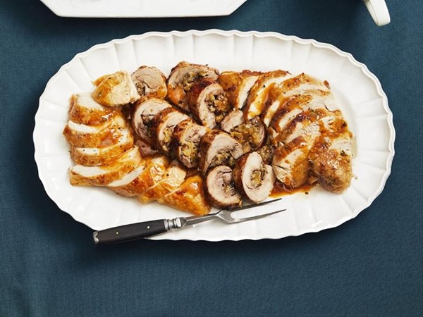 Rosemary-pear turkey roulade 