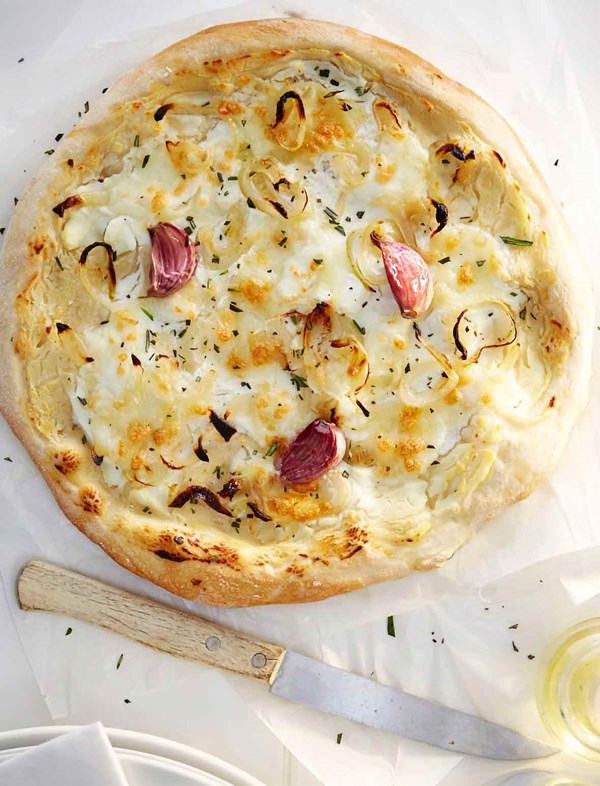 Rosemary red-onion pizza