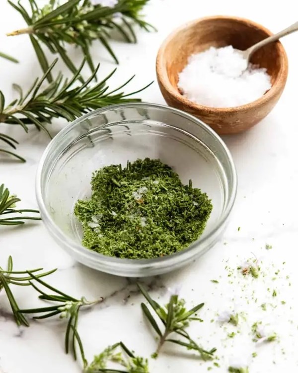Rosemary salt