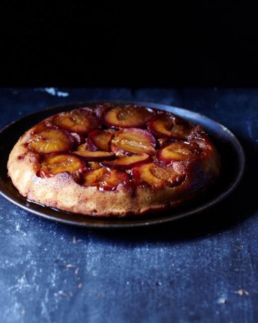 Rosemary scented plum cake