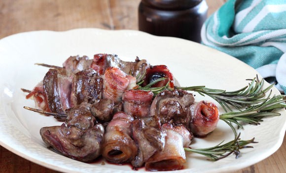 Rosemary skewered chicken livers with quince