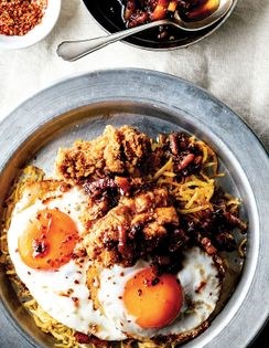 Rosti with fried chicken and eggs