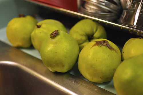 Rosy quince jelly