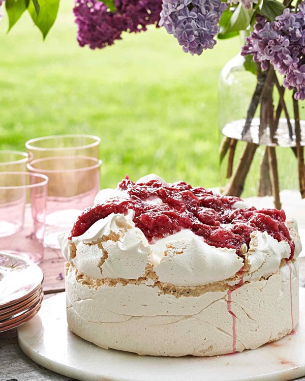 Rosy rhubarb-meringue cake