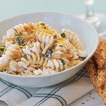 Rotelle with walnut-Gorgonzola sauce