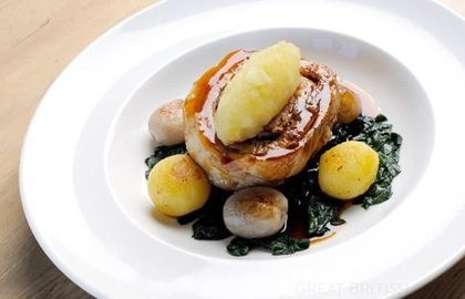 Roulade of pork belly, braised red cabbage and apple compote