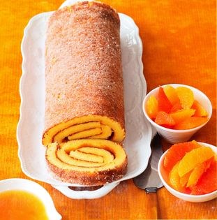 Roulade with orange-caramel sauce (Rocambole de laranja)
