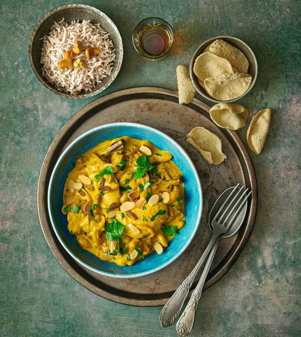 Royal chicken korma (Shani murgh korma)