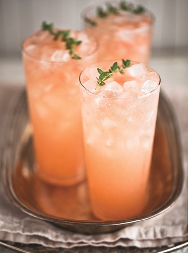 Ruby red grapefruit fizz