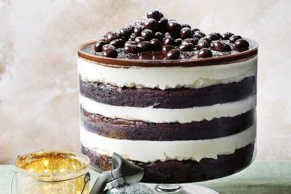 Rum and raisin trifle