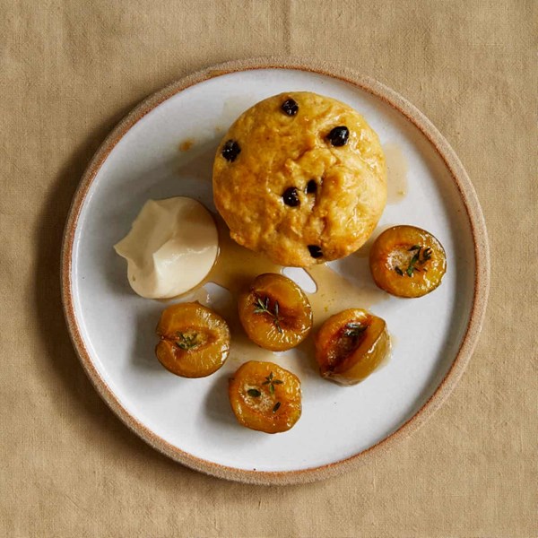 Rum baba with Reine Claude plums