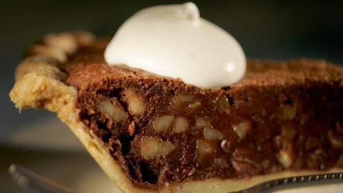 Rum-walnut chocolate chip pie