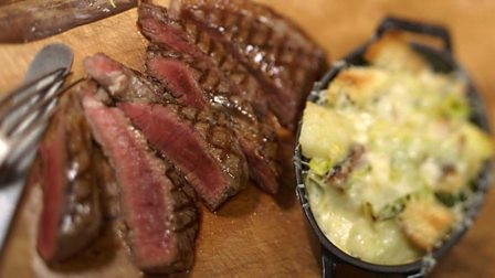 Rump steak with creamy brioche leeks
