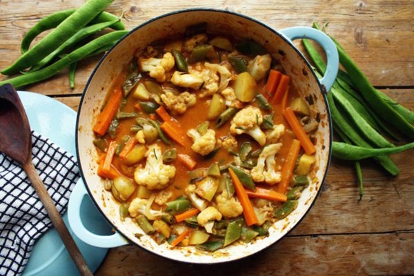 Runner bean and cauliflower coconut curry