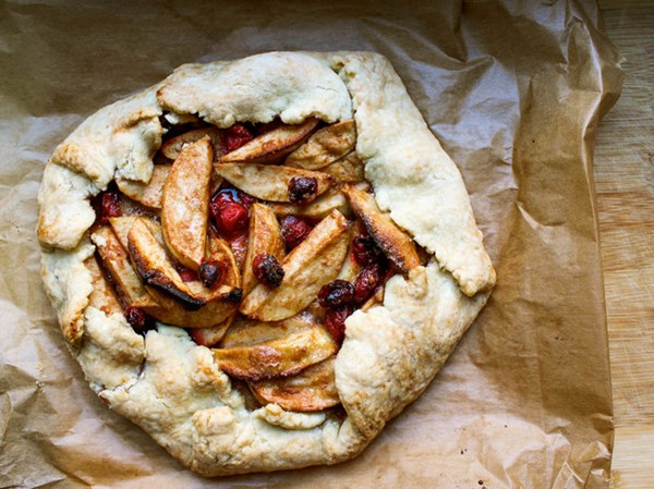 Rustic apple-cranberry pie